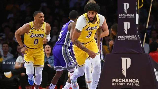 开云在线-伤不起！浓眉背伤发作 施罗德手指伤势令湖人担忧